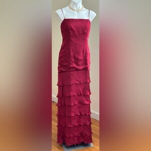 LAZARO Red Spaghetti Straps Gown W/Tiered Skirt & Matching Shawl Sz. 8
